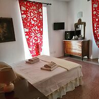 DUETERRE ROOM & HOST