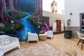 Oakmoon House