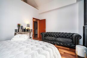 Oakmoon House