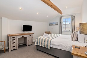 Billycan Penthouse - Tenby Town Centre