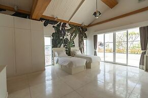 Nalas Villa