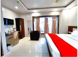 DhamStay Hotel Home Town Near Temple