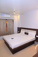 DhamStay Hotel Home Town Near Temple