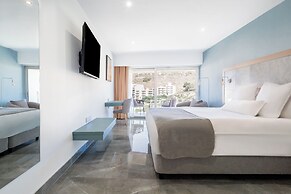 Reef Hotel & Spa