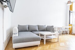 Cozy 4BR Apt Garden Close to Danube