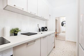 Retro Glamour by Upstairs
