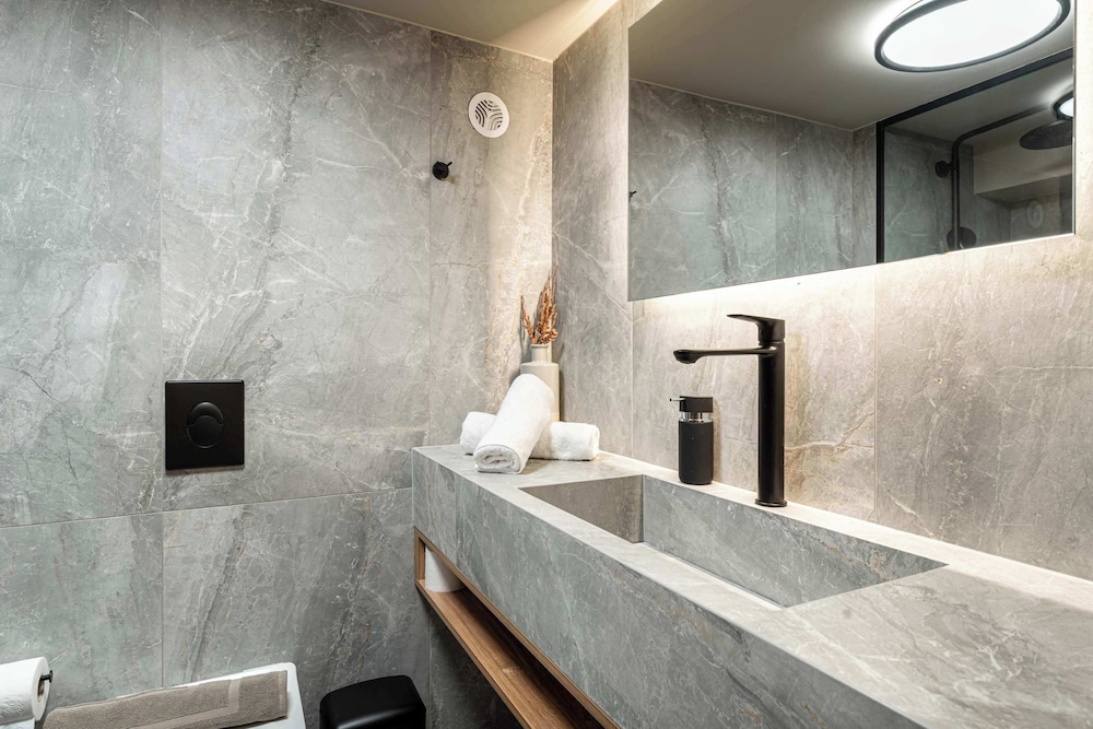 Noemi City Lofts