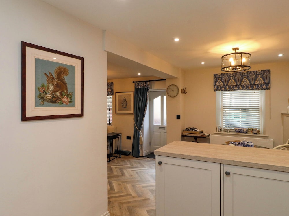 6 Rose Cottage