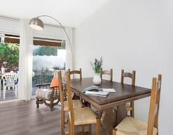 Apartment With Shared Pool for 4 People