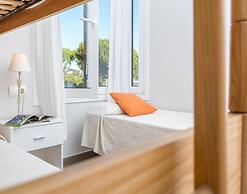 Apartment With Shared Pool for 4 People