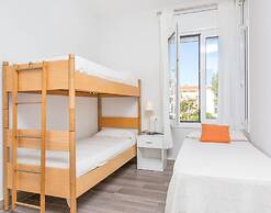 Apartment With Shared Pool for 4 People