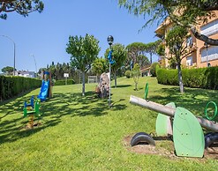 Apartment With Shared Pool for 4 People