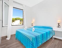 Apartment With Shared Pool for 4 People