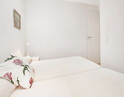 Apartment With Terrace for 4 People