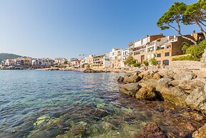 Apartment in Llafranc Near Sandy Beach