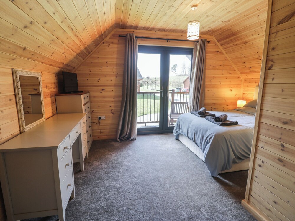 Sunset Lodge 5