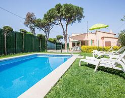 Villa in Costa Brava With Pool Near Beach