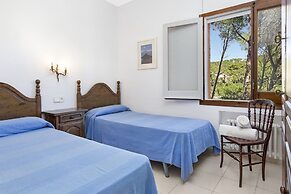 Apartment in Llafranc Near Beach & Pool