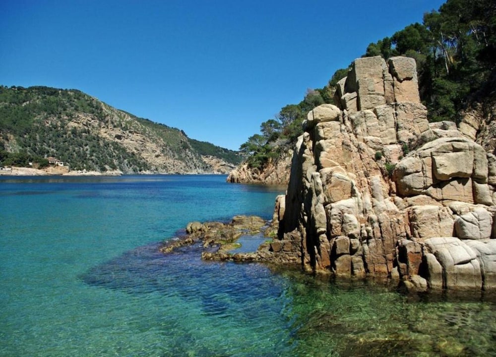Apartment in Llafranc Near Beach & Pool