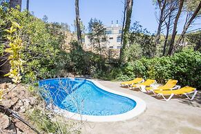 Apartment in Llafranc Near Beach & Pool