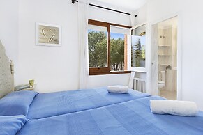 Apartment in Llafranc Near Beach & Pool