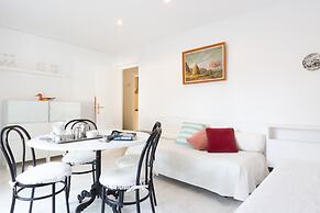 Pet-friendly Apartment Near Beach