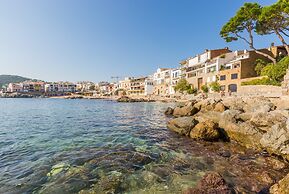 Pet-friendly Apartment Near Beach