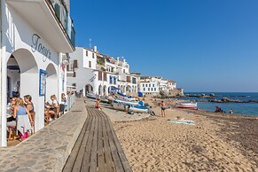 Pet-friendly Apartment Near Beach