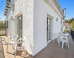 Villa in Lloret de Mar With Pool & Sea Views