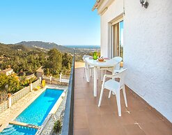 Villa in Lloret de Mar With Pool & Sea Views
