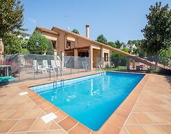 Villa in Lloret de Mar With Private Pool