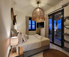 Villa in Sfakaki With Pool Near Beach