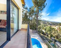 Villa in Lloret de Mar With Private Pool