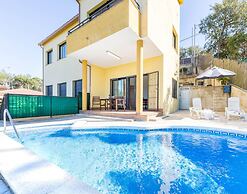 Villa in Lloret de Mar With Private Pool