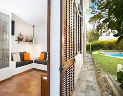 3-bedroom Villa With Pool and Parking