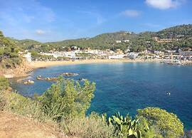 Apartment in Llafranc Near Serene Beach