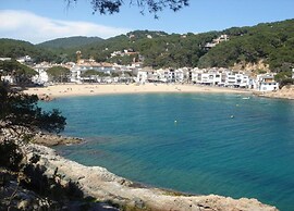 Apartment in Llafranc Near Serene Beach