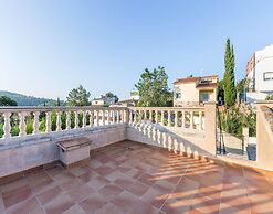 4 Bedroom House With Private Pool