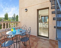 4 Bedroom House With Private Pool