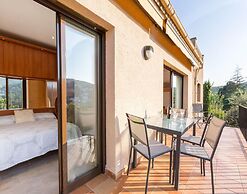 4 Bedroom House With Private Pool