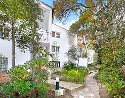 Apartment With Shared Pool for 4 People