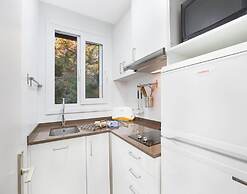 Apartment With Shared Pool for 4 People