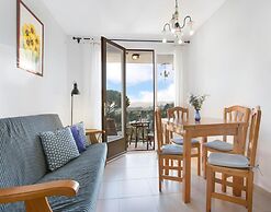Apartment With Shared Pool for 4 People