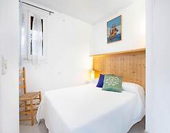 Apartment With Shared Pool for 4 People