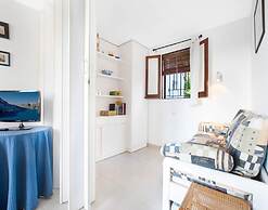 Apartment With Shared Pool for 4 People