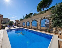 Charming 3-bedroom Villa in Lloret de Mar