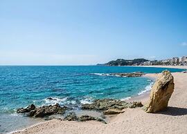 Villa on Costa Brava With Pool & Sea Views