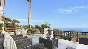 Villa in Costa Brava With Sea Views & Pool