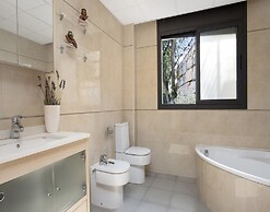 Villa in Costa Brava With Private Pool & Sea View