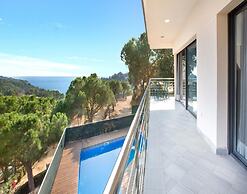 Villa in Costa Brava With Private Pool & Sea View